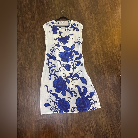 Johnny was Camila floral print round neck short sleeve side slit shirt dress